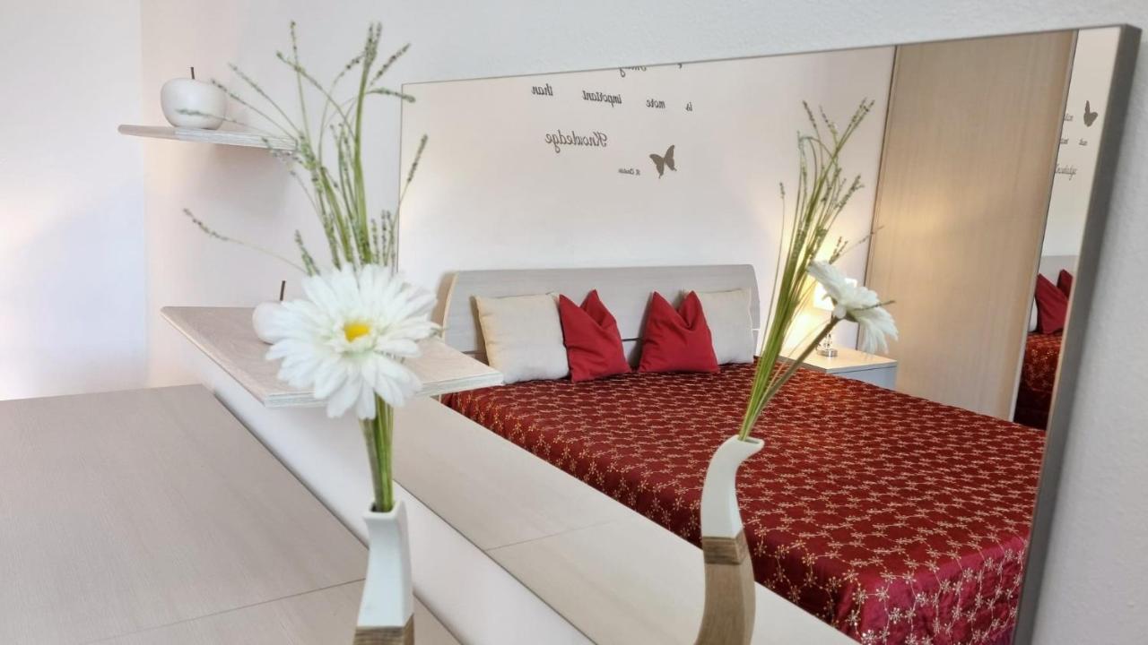 Fontana Oasis Apartments カステルヌオーヴォ・デル・ガルダ エクステリア 写真
