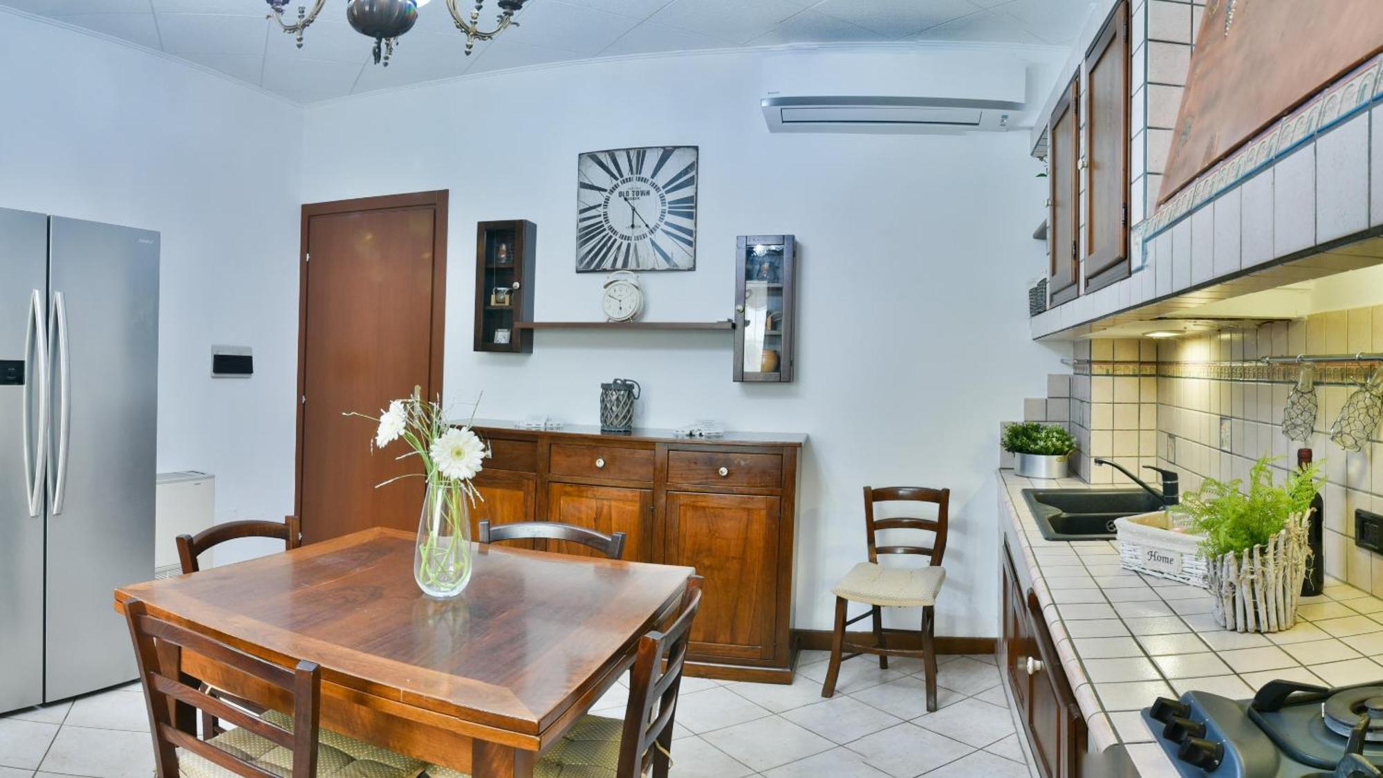 Fontana Oasis Apartments カステルヌオーヴォ・デル・ガルダ エクステリア 写真